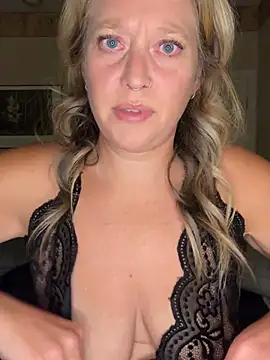 Snapshot of MissyLovelace chatting on August 2026 11:12:01 AM MissyLovelace online show from August 2026 11:12:01 AM