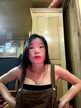 Heni-a online show from December 2025 09:40:01 AM