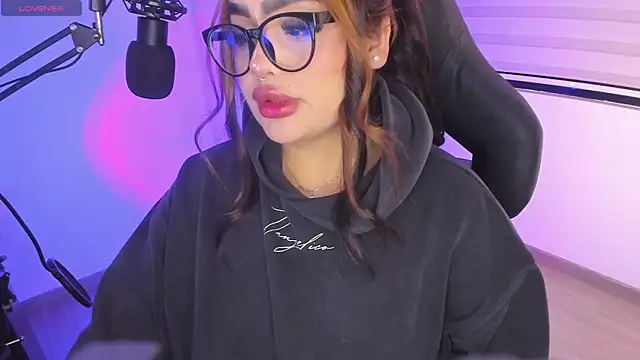 Snapshot of asheryn chatting on February 2026 01:44:02 AM asheryn online show from February 2026 01:44:02 AM