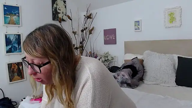 Snapshot of OlgaPavlova chatting on February 2026 01:18:01 PM OlgaPavlova online show from February 2026 01:18:01 PM