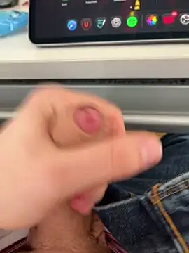 hannes256102 online show from April 2026 03:05:02 PM