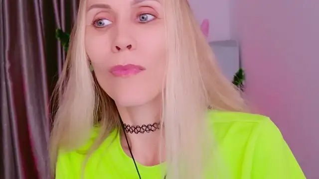 betty xoxoo online show from December 2025 08:40:02 AM