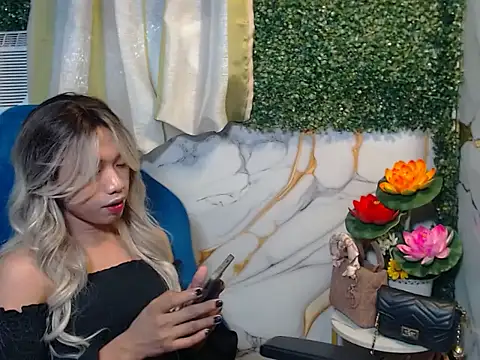 Snapshot of Alexie_08 chatting on December 2025 10:13:01 AM Alexie 08 online show from December 2025 10:13:01 AM