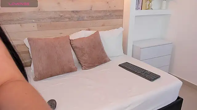 orihime bunny online show from December 2025 12:33:02 PM