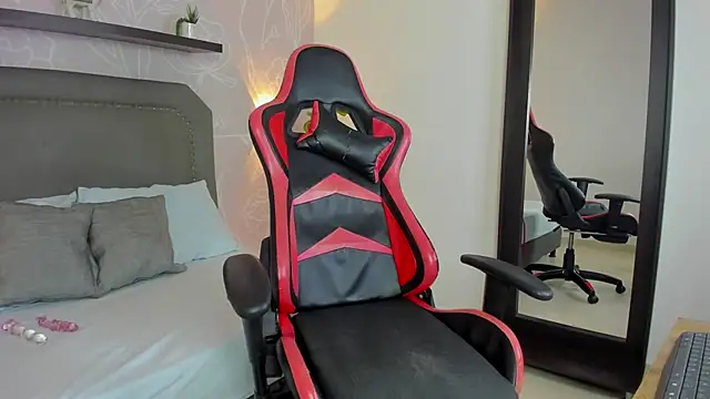 Snapshot of madison_saenzz chatting on December 2025 07:29:02 PM madison saenzz online show from December 2025 07:29:02 PM