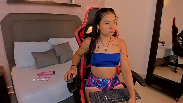 Snapshot of madison_saenzz chatting on December 2025 07:21:02 PM madison saenzz online show from December 2025 07:21:02 PM