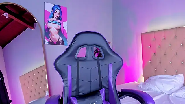 Snapshot of EmmaLawrence_ chatting on December 2025 07:40:02 PM EmmaLawrence online show from December 2025 07:40:02 PM