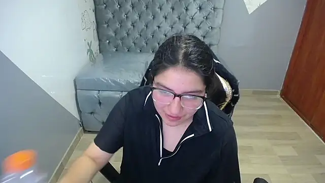 eva smit t online show from February 2026 02:49:01 AM