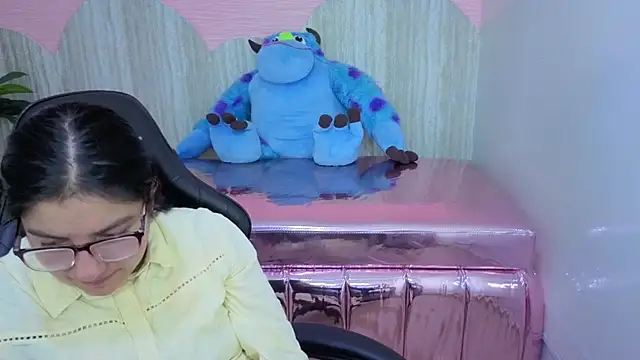 eva smit t online show from March 2026 02:49:01 AM