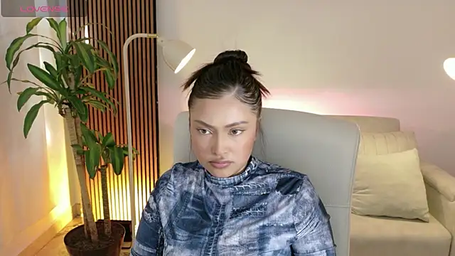 victoria   moon online show from February 2026 01:44:01 PM