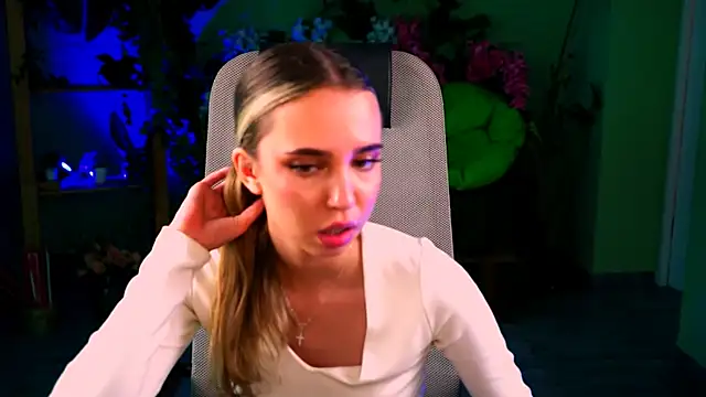 KimPorins online show from April 2026 12:45:02 PM