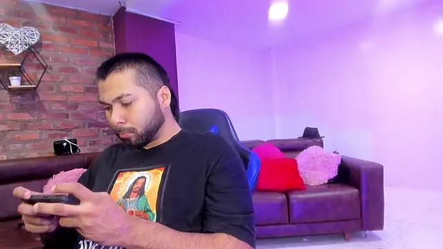 HotThreesoome online show from January 2026 01:24:02 PM