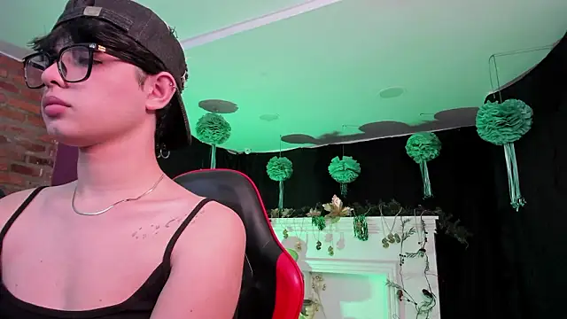 HotThreesoome online show from March 2026 12:31:01 PM