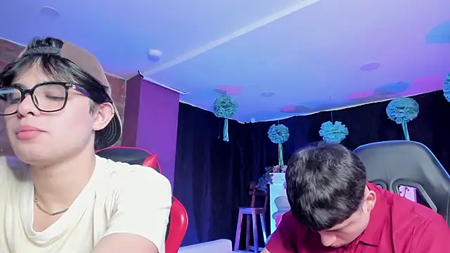 HotThreesoome online show from March 2026 12:43:02 PM