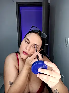 Snapshot of Valeriaa_21 chatting on May 2026 01:03:02 AM Valeriaa 21 online show from May 2026 01:03:02 AM