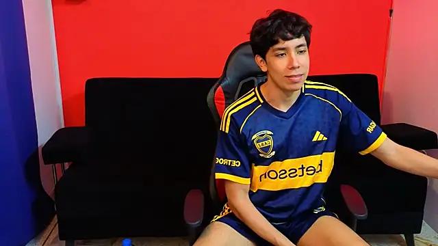 Snapshot of Neo_Twink chatting on December 2025 07:09:01 PM Neo Twink online show from December 2025 07:09:01 PM