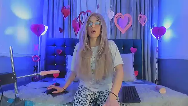 Snapshot of Lis_Pearson chatting on February 2026 02:49:02 AM Lis Pearson online show from February 2026 02:49:02 AM