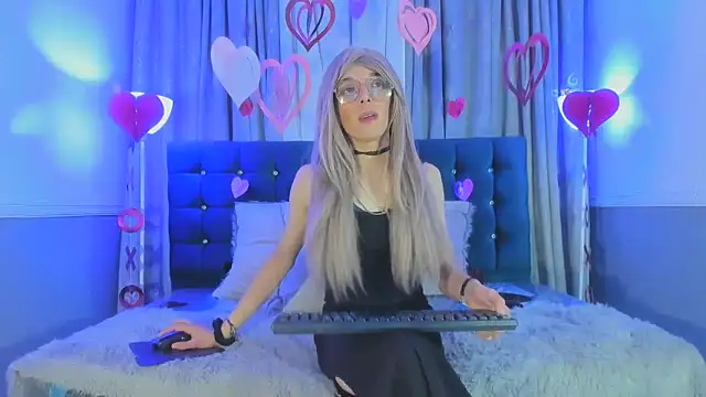 Snapshot of Lis_Pearson chatting on February 2026 03:43:01 AM Lis Pearson online show from February 2026 03:43:01 AM