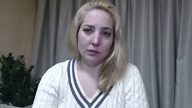 Snapshot of sweetpussy chatting on April 2026 04:44:01 PM sweetpussy online show from April 2026 04:44:01 PM