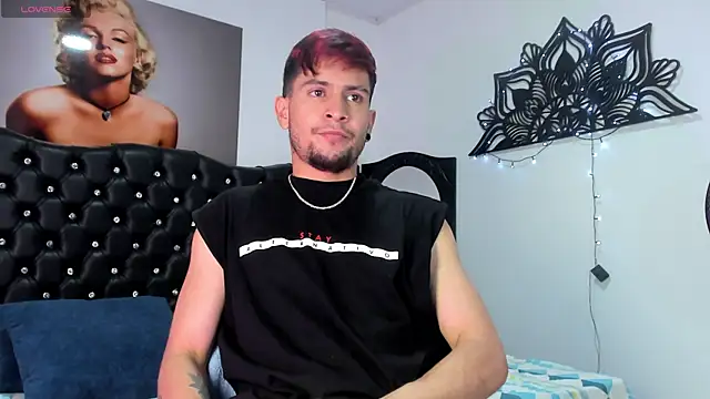 vaalentiino online show from January 2026 06:20:01 PM