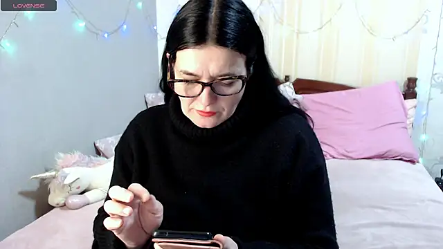 SashaBond online show from February 2026 12:17:01 PM