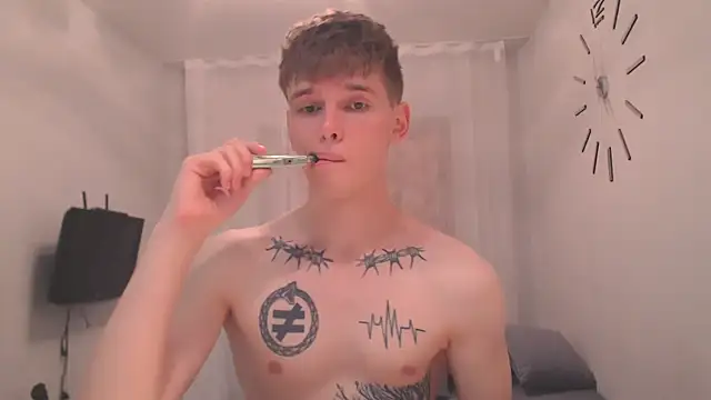 Snapshot of Fredd_Xanders chatting on June 2026 05:05:01 PM Fredd Xanders online show from June 2026 05:05:01 PM