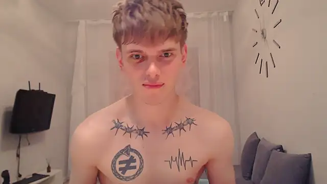 Snapshot of Fredd_Xanders chatting on July 2026 07:23:02 AM Fredd Xanders online show from July 2026 07:23:02 AM