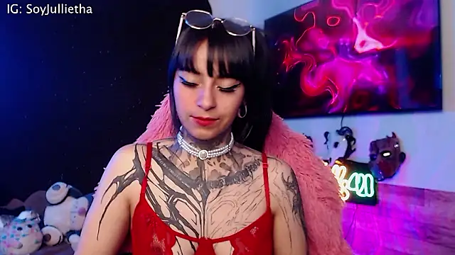 Julls420  online show from February 2026 02:29:02 AM