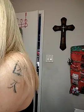 SpiderRose online show from February 2026 05:38:01 PM