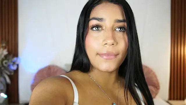 SaraJonesxx online show from January 2026 07:15:01 PM