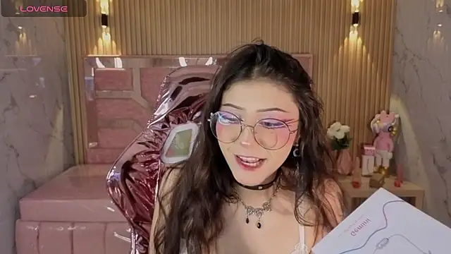 miss devil s online show from April 2026 03:13:01 AM