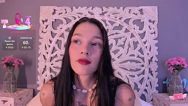 Snapshot of loraineblake chatting on January 2026 12:51:02 PM loraineblake online show from January 2026 12:51:02 PM