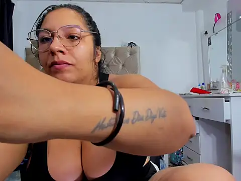 lulu parker online show from March 2026 01:32:02 AM