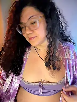 Snapshot of VanesssaMilf_ chatting on May 2026 07:50:02 AM VanesssaMilf online show from May 2026 07:50:02 AM