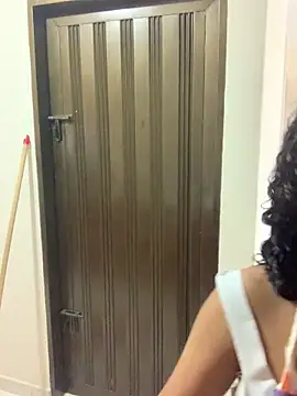 ladulcemary  online show from April 2026 05:29:01 PM