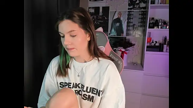 Snapshot of NikkieKitty chatting on January 2026 01:27:02 PM NikkieKitty online show from January 2026 01:27:02 PM