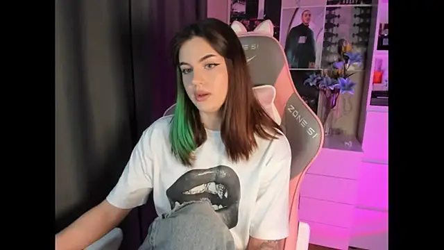 Snapshot of NikkieKitty chatting on February 2026 01:27:01 PM NikkieKitty online show from February 2026 01:27:01 PM