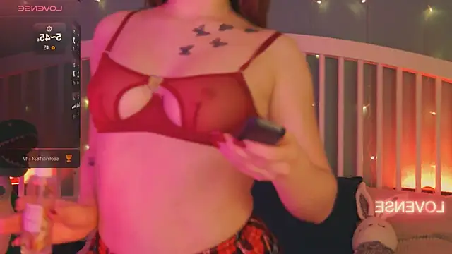 Snapshot of AprilFarrowy chatting on December 2025 01:07:01 PM AprilFarrowy online show from December 2025 01:07:01 PM