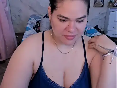 NinaFuentes2X online show from May 2026 04:40:01 AM