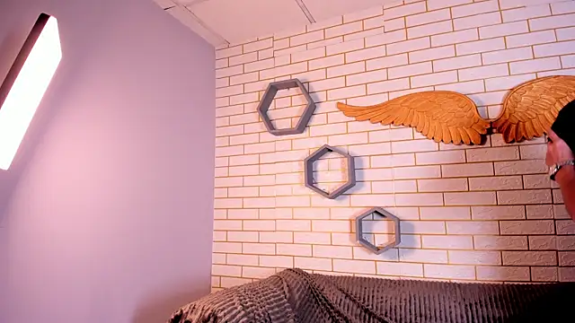 Saraa moon1   online show from April 2026 08:02:01 PM