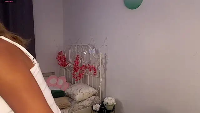 springloveee online show from July 2026 06:32:02 PM
