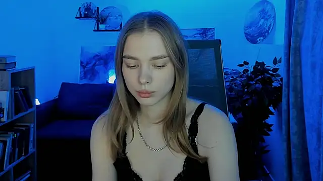 BellaHaadiid online show from January 2026 11:47:01 AM