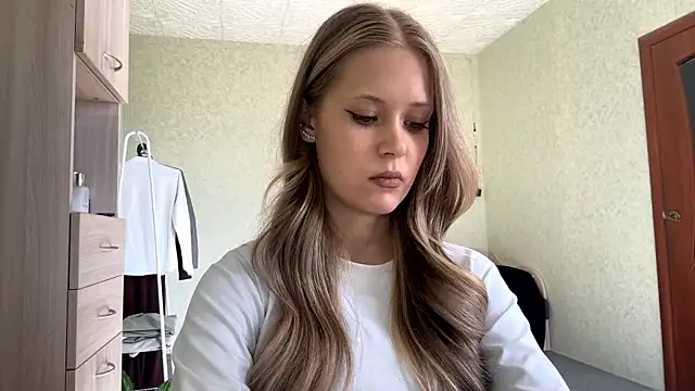 ZaidaSchwarten online show from March 2026 11:47:02 AM