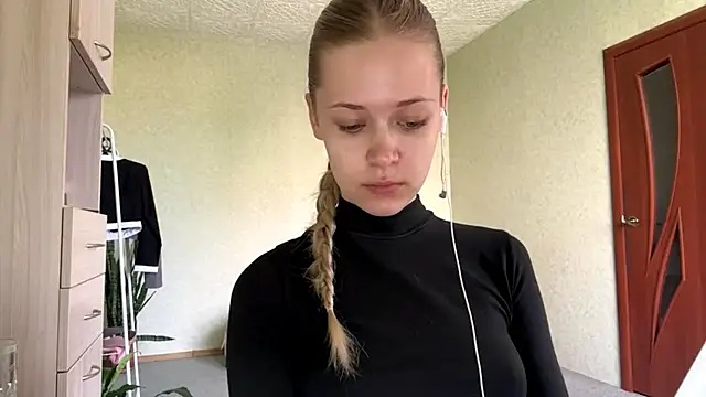 ZaidaSchwarten online show from May 2026 05:13:01 AM