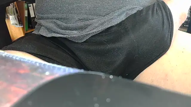 oldmann08 online show from February 2026 08:37:02 AM