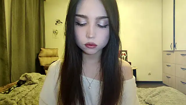 Qwami Amie online show from February 2026 01:21:01 PM