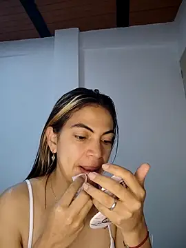 Evangeline Bonnet online show from April 2026 10:15:02 AM