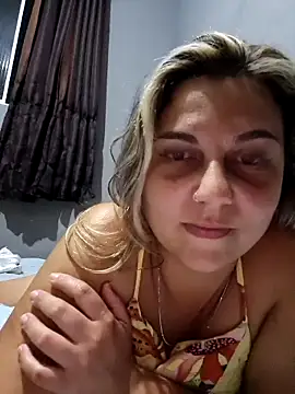 loiragostosa69 online show from April 2026 10:22:01 PM