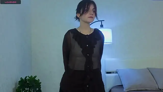 NyraVesperis online show from April 2026 06:36:02 AM