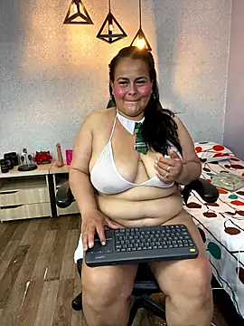 Snapshot of SayMarLuna chatting on January 2026 10:12:02 PM SayMarLuna online show from January 2026 10:12:02 PM